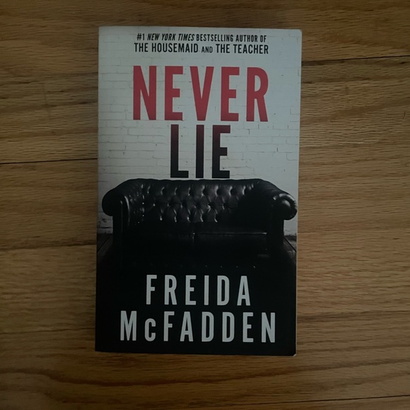 Barnes & Noble Never Lie Book - Black and Red - Picture 1 of 5